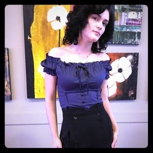 Peasant style lightweight top w corset lacing